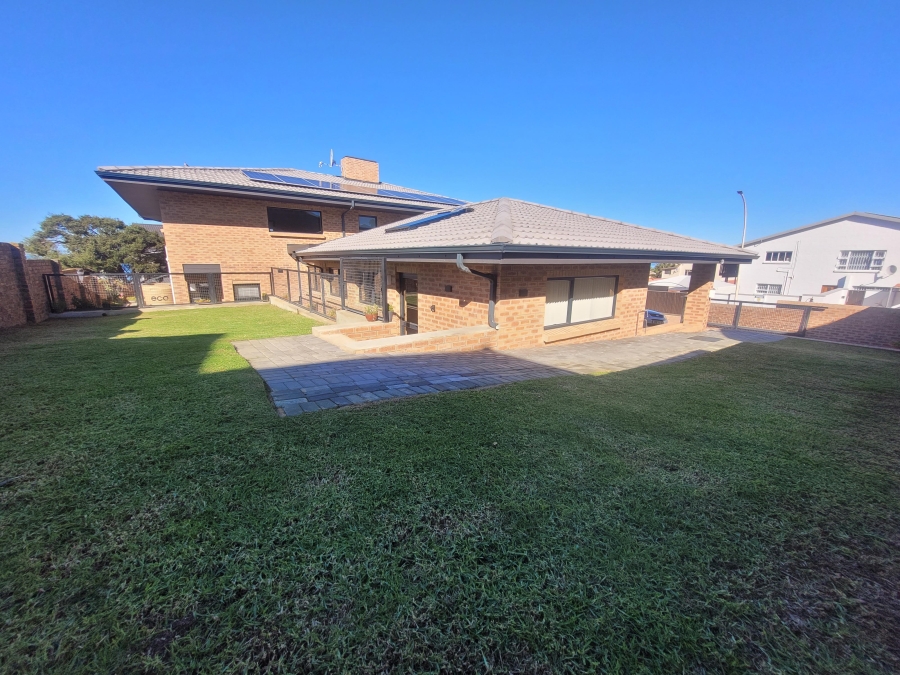 4 Bedroom Property for Sale in Wavecrest Eastern Cape